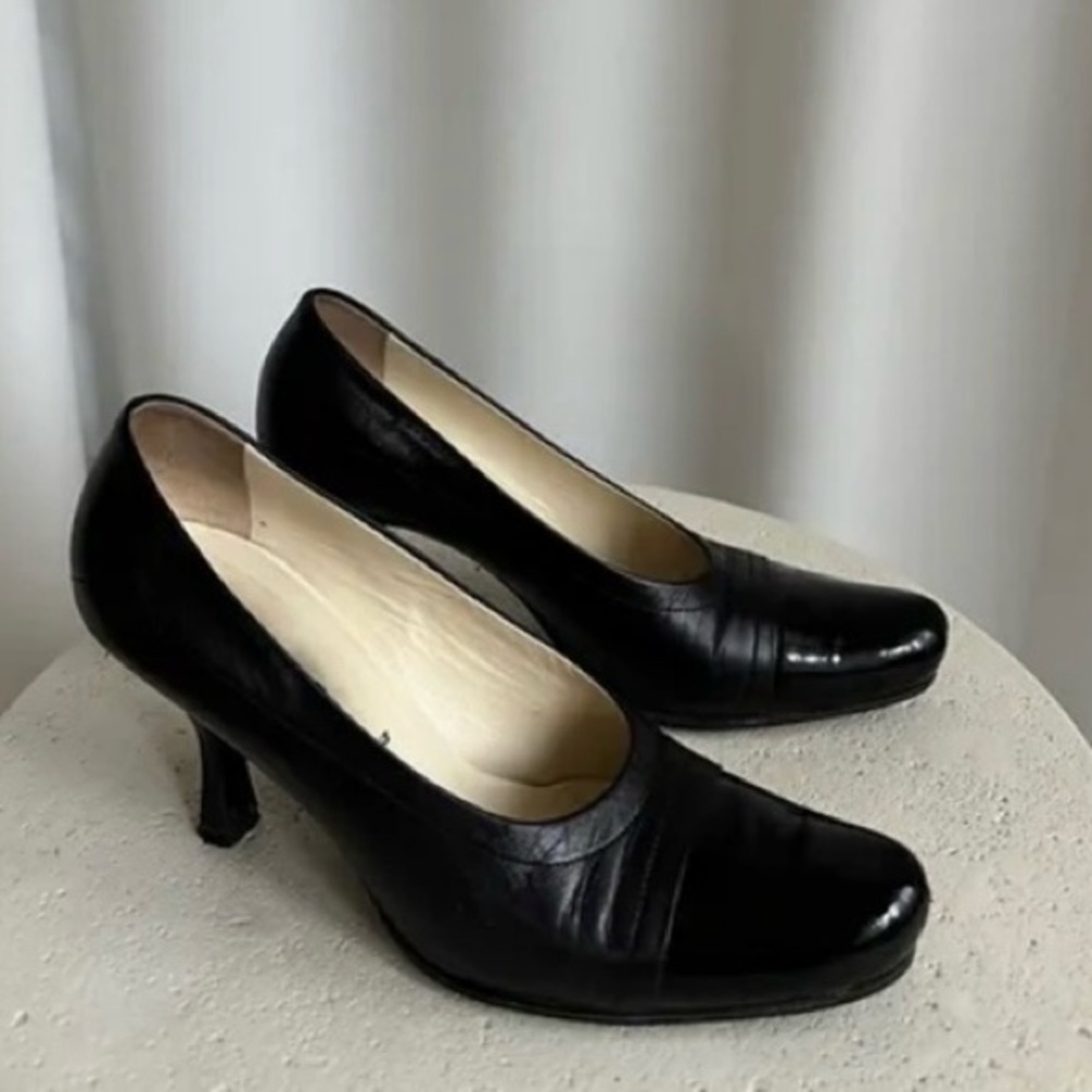 Prada Vintage spectator pumps